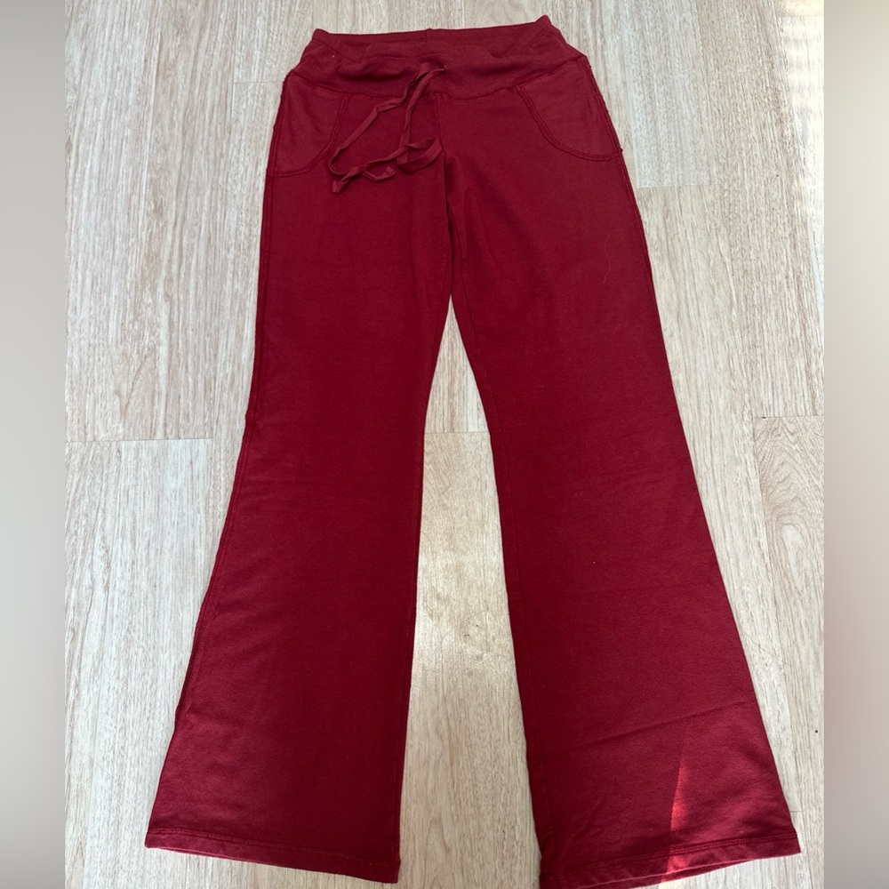 City Lights Red Bamboo Bootcut Sweatpants Size M